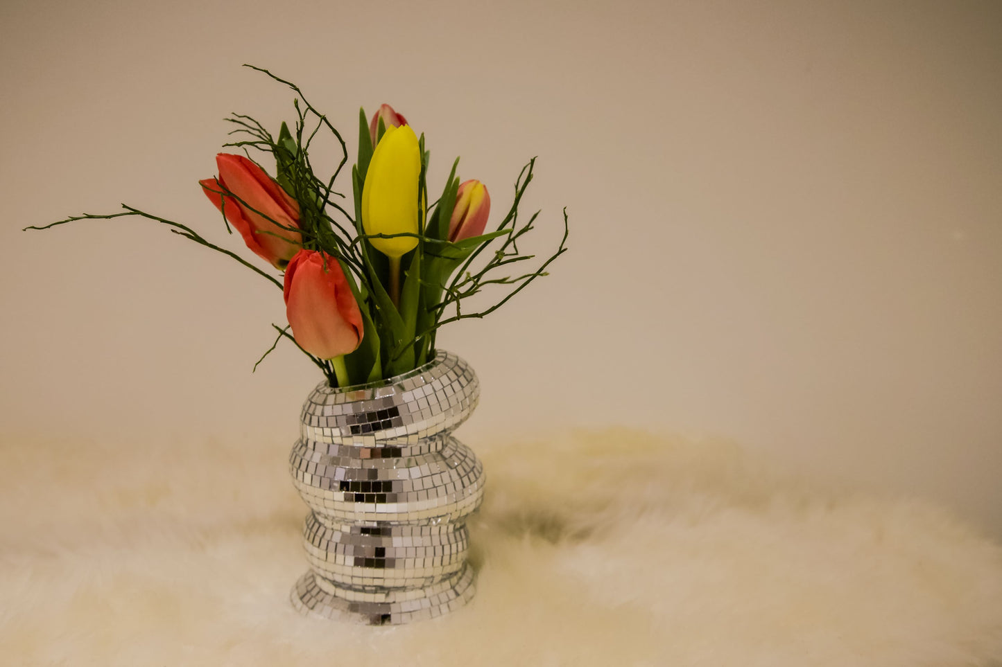 spiralförmige Blumenvase
